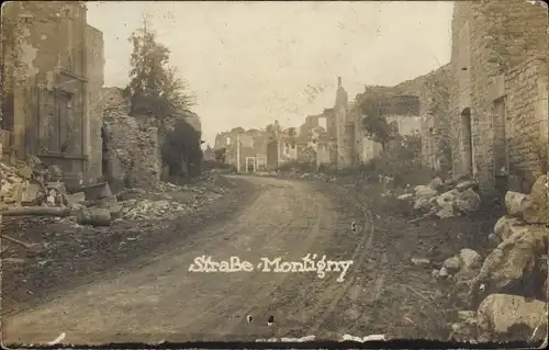 Foto Ak Montigny in Frankreich, Straßenpartie