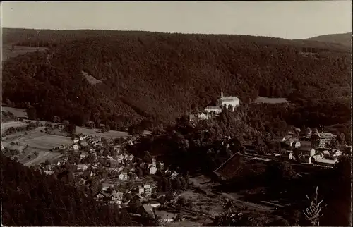 Ak Schwarzburg in Thüringen, Luftbild vom Ort mit Umgebung