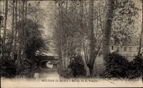 Ak Houdan Yvelines, Bords de la Vesgre