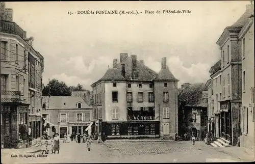 Ak Doué la Fontaine Maine et Loire, Place de l'Hotel de Ville