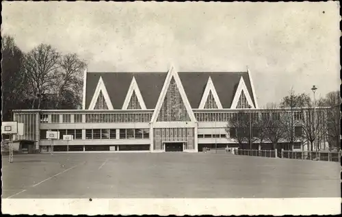 Ak Rueil Hauts-de-Seine, Passy Buzenval, La Chapelle et les Classes vues des cours