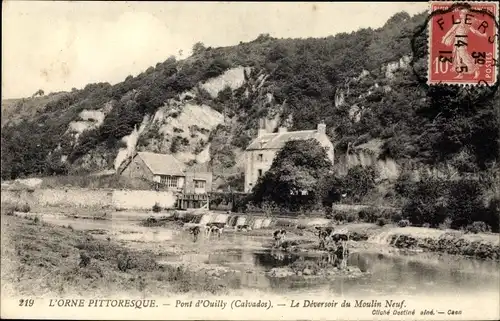 Ak Pont d Ouilly Calvados, Le Deversoir du Moulin Neuf