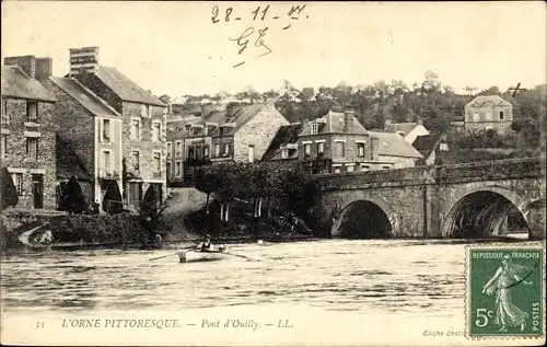 Ak Pont d Ouilly Calvados, Blick auf den Ort