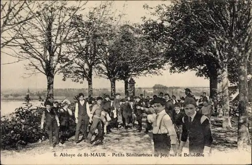 Ak Saint Maur Maine et Loire, Petits Seminaristes au Jeu, sur le Belvedere