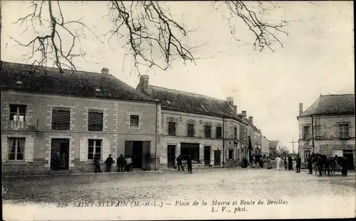 Ak Saint Sylvain Maine et Loire, Place de la Mairie et Route de Briollay