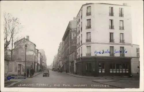 Foto Ak Levallois Perret Hauts de Seine, Rue Paul Vaillant, Couturier