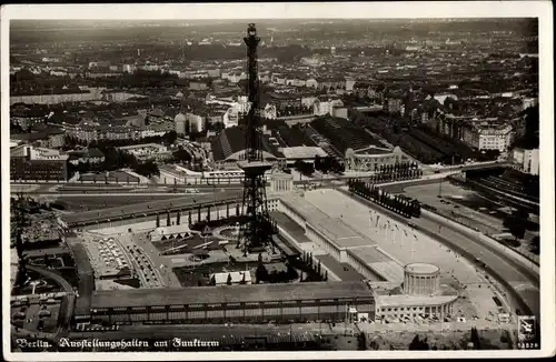 Ak Berlin Charlottenburg, Ausstellungshallen am Funkturm, Fliegeraufnahme