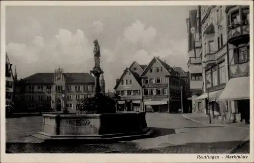 Ak Reutlingen in Württemberg, Marktplatz, Brunnen, Schreibwarenhandlung