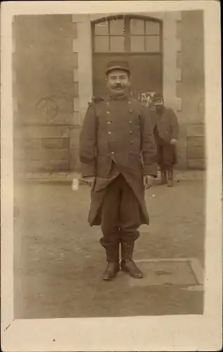 Foto Ak Chavagnes les Eaux Maine et Loire, Französischer Wachmann