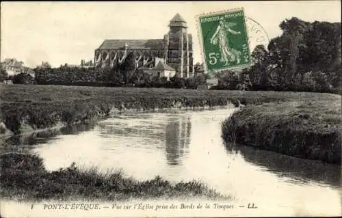 Ak Pont l Eveque Calvados, Vue sur l'Eglise pres Bords de la Touques