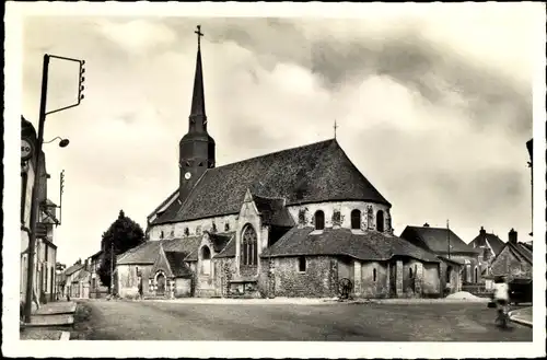 Ak Dangeau Eure et Loir, L'Eglise et la Place