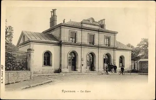 Ak Epernon Eure et Loir, La Gare