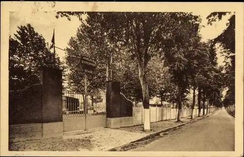 Ak Epernon Eure et Loir, Stade et Piscine de l'Amicale d'Epernon