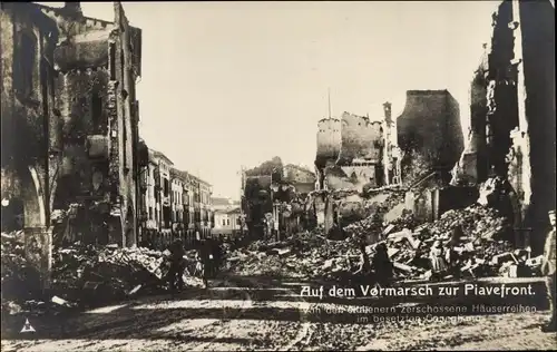 Ak Conegliano Veneto, zerschossene Häuserreihen, I. WK