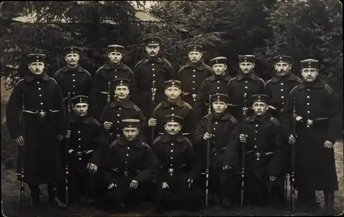 Foto Ak Deutsche Soldaten im Kaiserreich, Gruppenbild, 1914