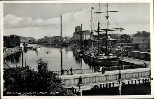 Ak Neustadt in Holstein, Hafen, Segelschiff