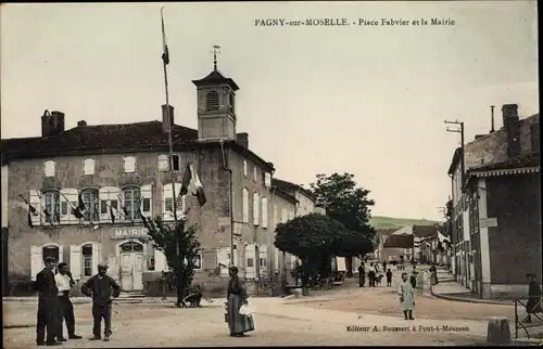 Ak Pagny sur Moselle Meurthe et Moselle, Place Fabvier et la Mairie