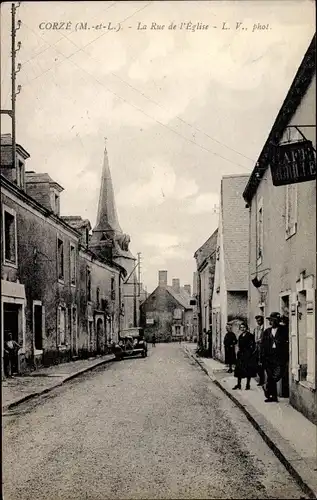 Ak Corzé Maine et Loire, La Rue de l'Eglise