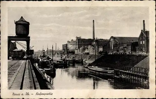 Ak Neuss am Rhein, Hafenpartie, Boote, Eisenbahngleise