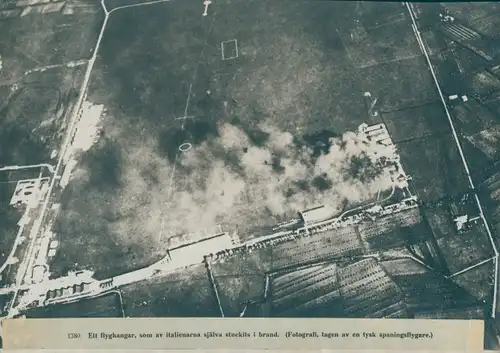 Foto Italien, Deutscher Luftangriff, I. WK, Fliegeraufnahme, Bombardierung einer Fabrik