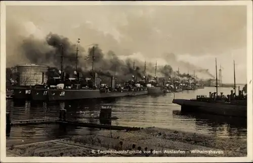 Ak Wilhelmshaven, Deutsche Kriegsschiffe, II. Torpedobootsflottille vor dem Auslaufen, JA, IT, WO