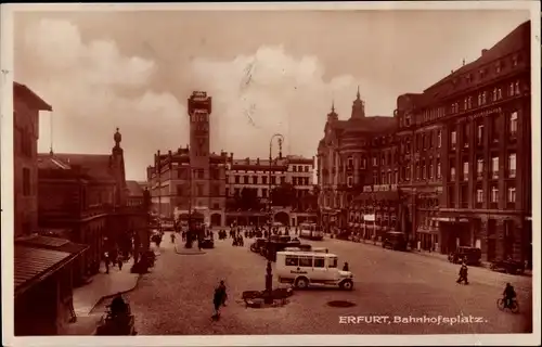 Ak Erfurt in Thüringen, Bahnhofsplatz