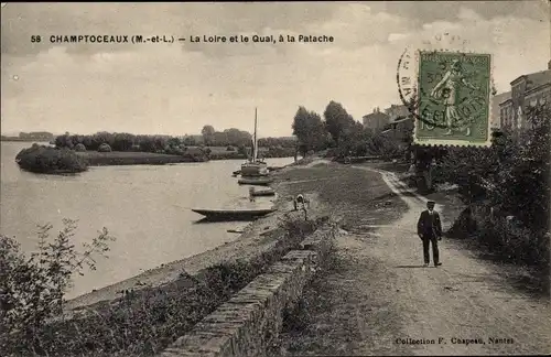 Ak Champtoceaux Maine-et-Loire, La Loire et le Quai, a la Patache