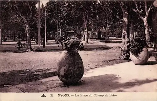 Ak Nyons Drome, La Place du Champ de Foire