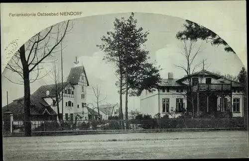 Ak Niendorf Timmendorfer Strand, Verein für Ferienkolonie Hamburg, Straßenpartie, Häuser