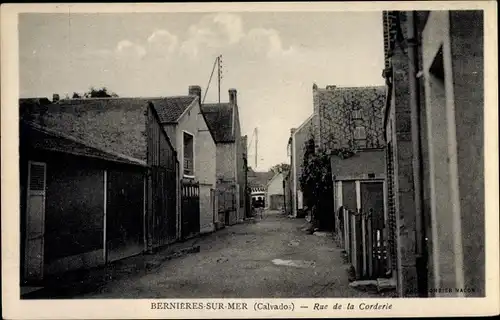 Ak Bernieres sur Mer Calvados, Rue de la Corderie