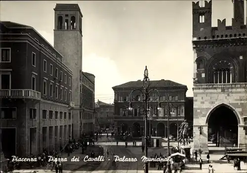 Ak Piacenza Emilia Romagna, Piazza del Cavalli, Palazzo Municipale, Rathaus