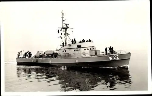Ak Deutsches Kriegsschiff, Binnen Minensuchboot W 22 Hansa, Bundesmarine