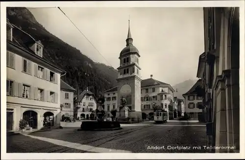 Ak Altdorf Kt Uri, Dorfplatz, Telldenkmal