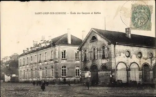 Ak Saint Loup sur Semouse Haute Saône, Ecole des Garcons et Halles