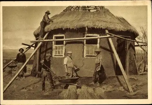 Ak Queenstown Südafrika, Pallottinermission, Bruder Guntermann, Bau Missions Rundhütte