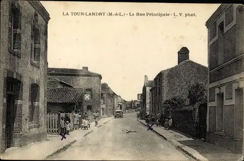 Ak La Tour Landry Maine et Loire, La Rue Principale