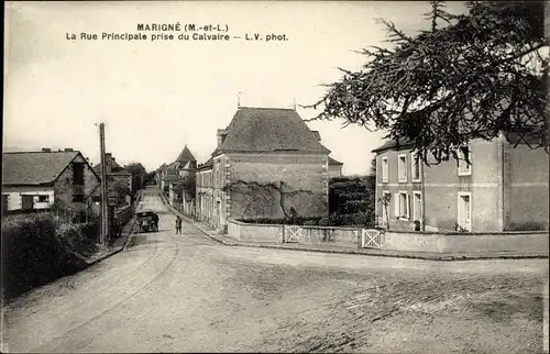 Ak Marigné Maine et Loire, La Rue Principale prise du Calvaire