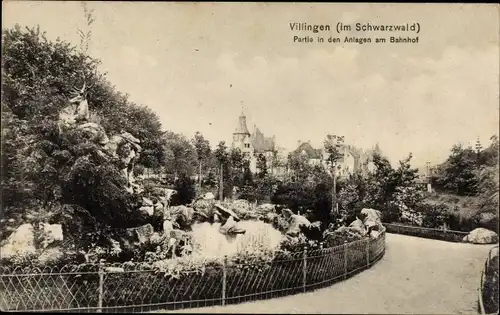 Ak Villingen Schwenningen im Schwarzwald, Partie in den Anlagen am Bahnhof