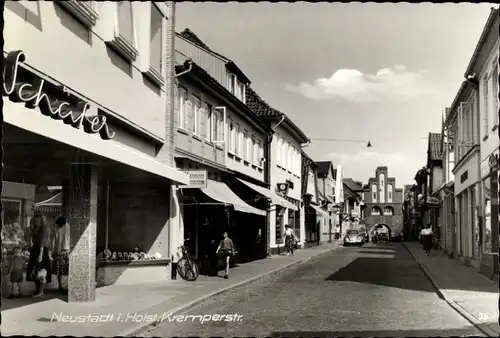 Ak Neustadt in Holstein, Kremperstraße, Geschäfte