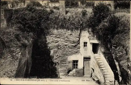 Ak Doué la Fontaine Maine et Loire, Une cave d'habitation
