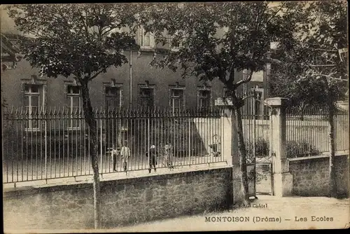 Ak Montoison Drome, Les Ecoles