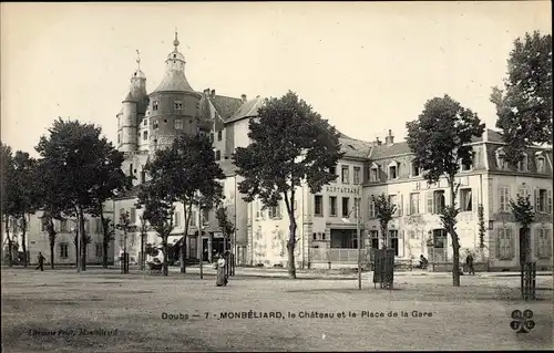 Ak Montbéliard Doubs, Le Chateau, Place de la Gare