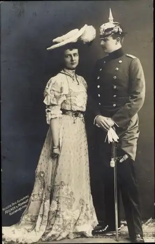 Ak Prinz Eitel Friedrich von Preußen, Herzogin Sophie Charlotte, Uniform, Pickelhaube, RPH 5310