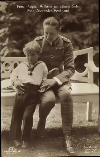 Ak Prinz August Wilhelm mit seinem Sohn Prinz Alexander Ferdinand, Gustav Liersch 7724