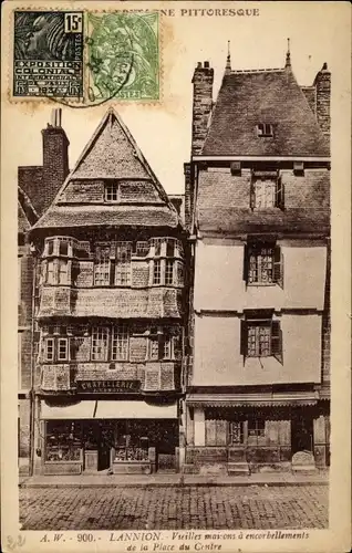 Ak Lannion Côtes d’Armor, Vieilles Maisons a encorbellements de la Place du Centre