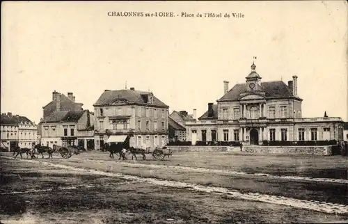 Ak Chalonnes sur Loire Maine et Loire, Place de l'Hotel de Ville