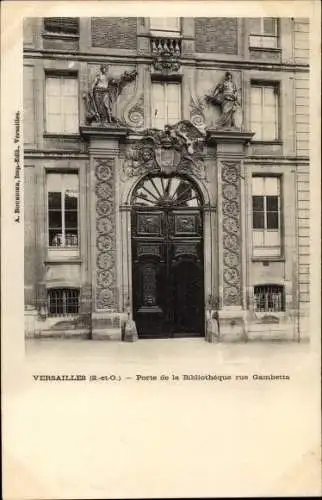 Ak Versailles Yvelines, Porte de la Bibliotheque, Rue Gambetta