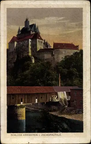 Ak Kriebstein Mittelsachsen, Blick auf Schloss Kriebstein, überdachte Brücke