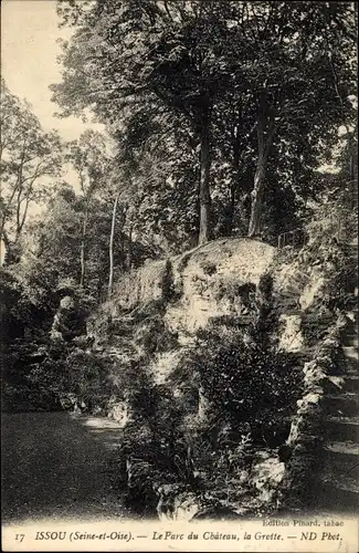 Ak Issou Yvelines, Le Parc du Chateau, La Grotte