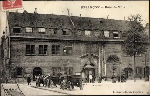 Ak Besançon Doubs, Hotel de Ville, Kutschen